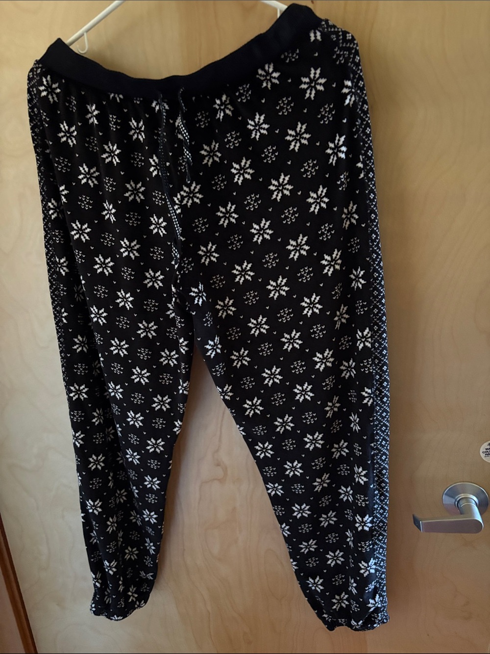 Vera Wang Black and White Snowflake Pajama Pants